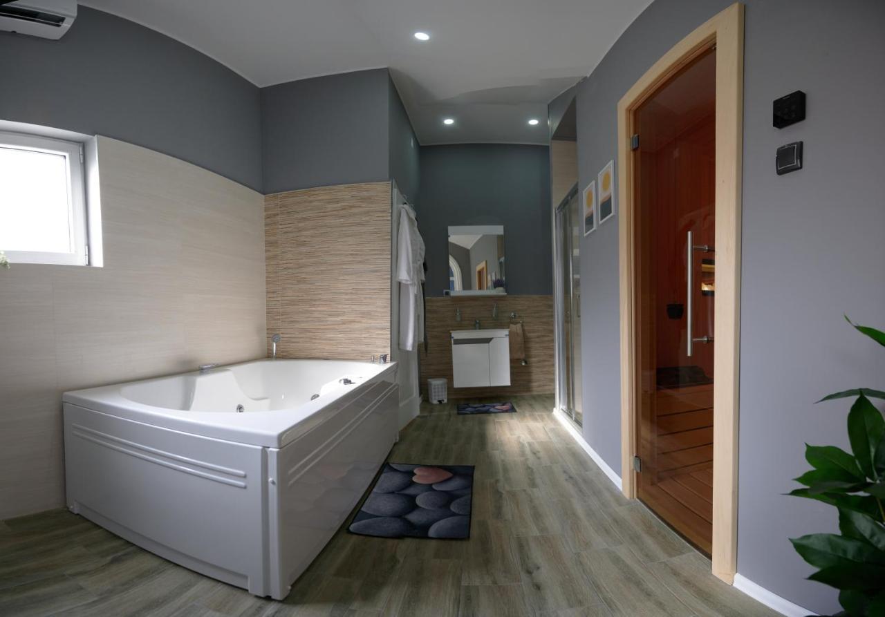 Vanimi Lux Apartmani Kikinda ภายนอก รูปภาพ