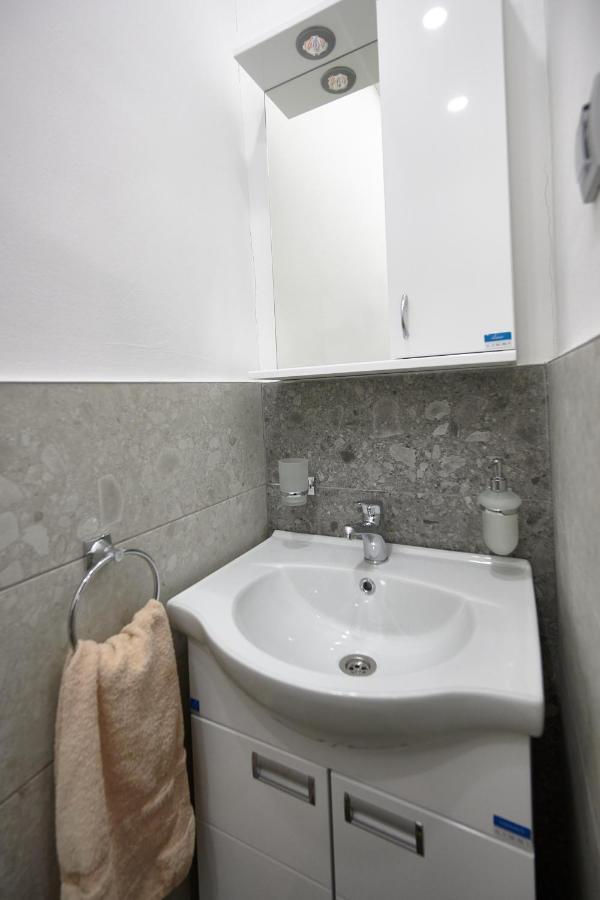 Vanimi Lux Apartmani Kikinda ภายนอก รูปภาพ