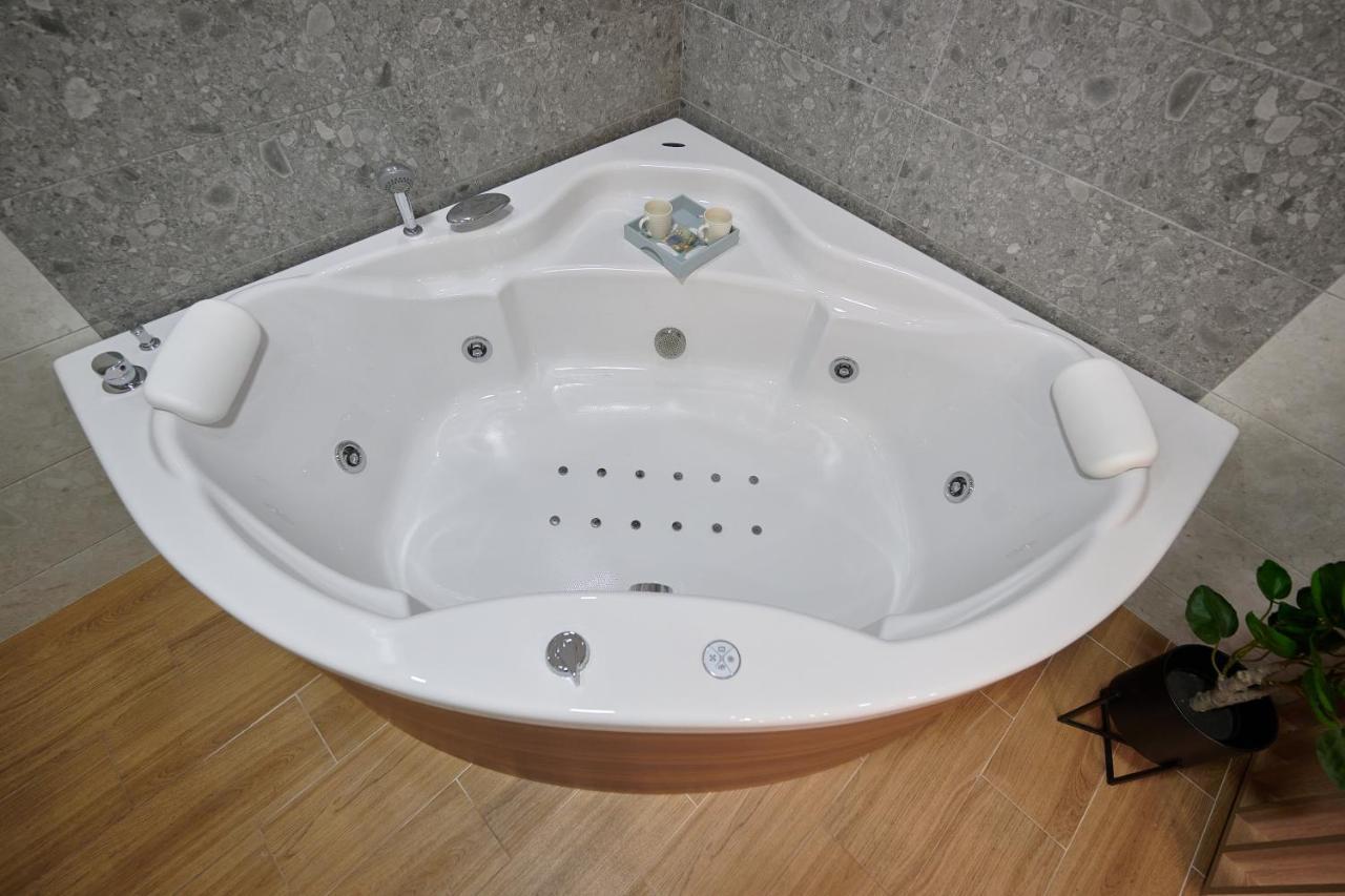 Vanimi Lux Apartmani Kikinda ภายนอก รูปภาพ