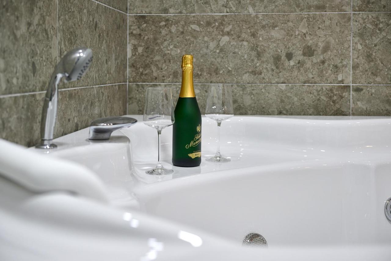 Vanimi Lux Apartmani Kikinda ภายนอก รูปภาพ