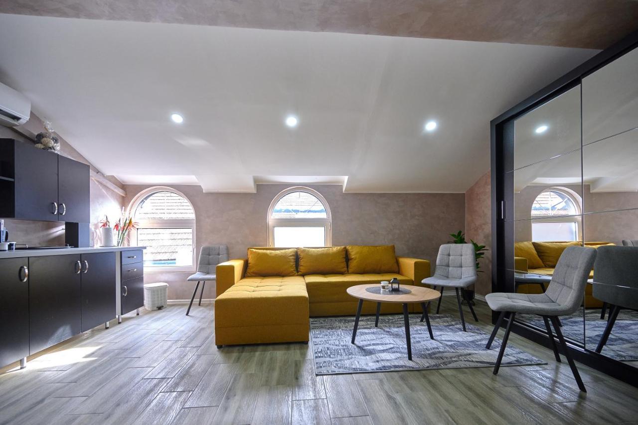 Vanimi Lux Apartmani Kikinda ภายนอก รูปภาพ