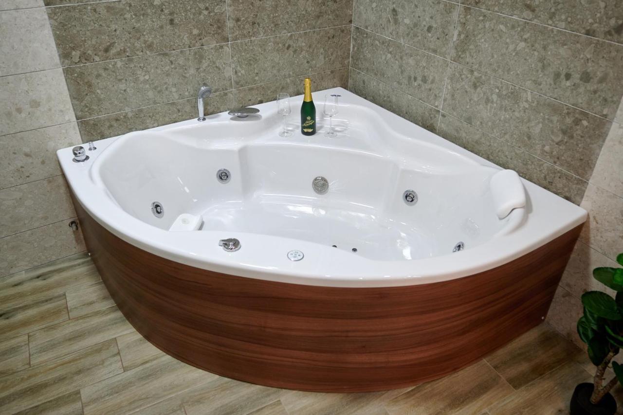 Vanimi Lux Apartmani Kikinda ภายนอก รูปภาพ