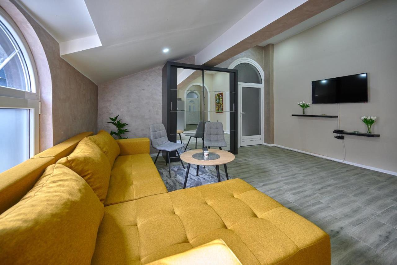 Vanimi Lux Apartmani Kikinda ภายนอก รูปภาพ